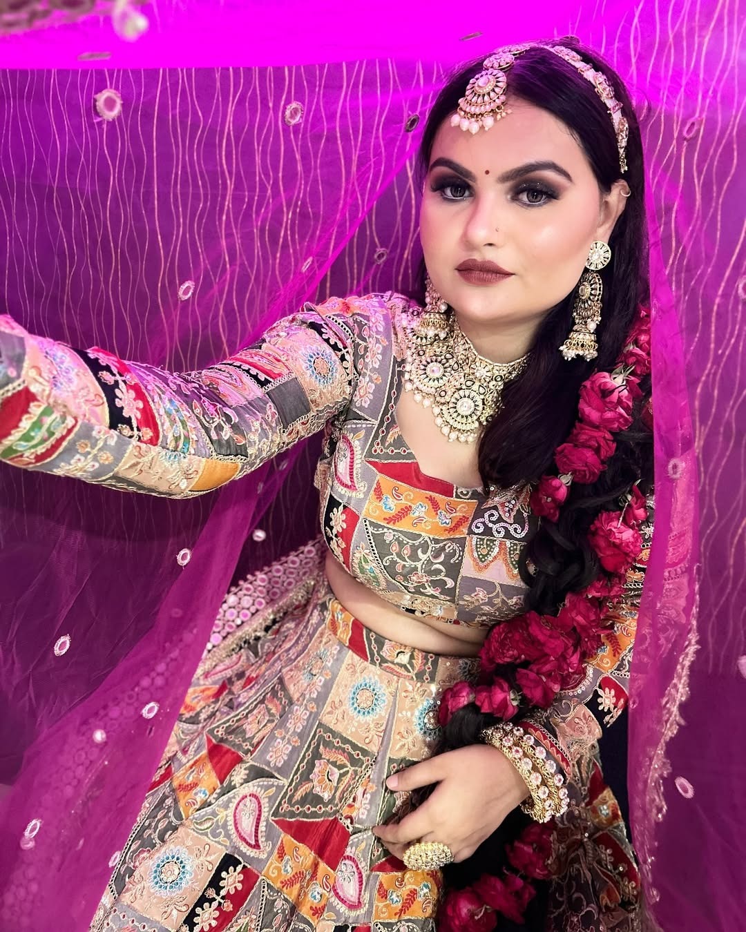 A DREAM BRIDAL LOOK FOR ALL GIRLS..!!....@colorfulchehra ..#makeuplooks #bridalmakeupartist #makeuptutorial #makeuptransformation #bridaldress #beautifull #speacial #makeup #photographylovers #hairsty (1)